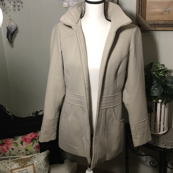 details INTL creamy zipper front jacket - Picture 3 of 8